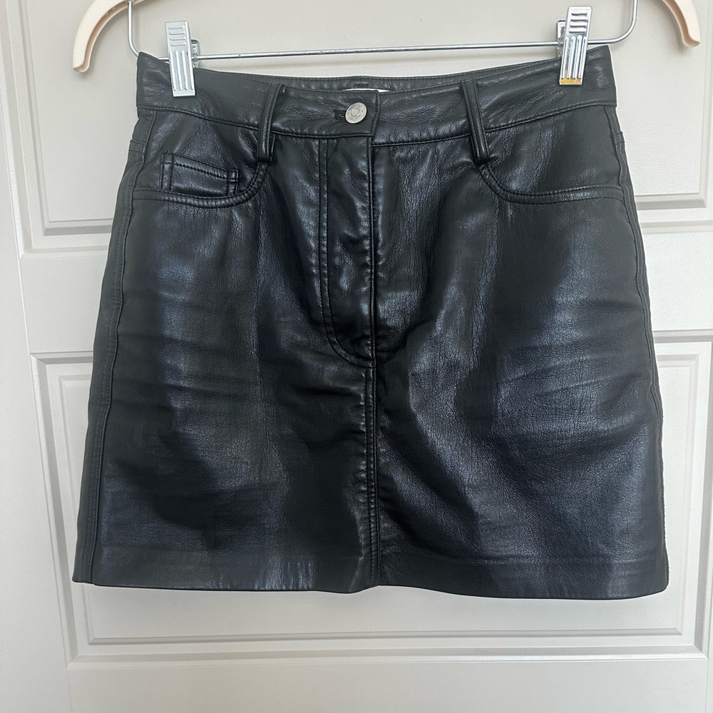 Aritzia vegan leather mini skirt!